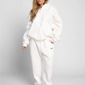 White Comfrt Hoodie Zip Up